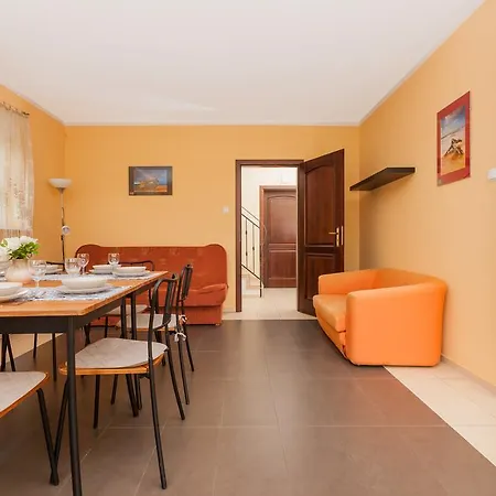 Holiday House Neptun By Renters וולין