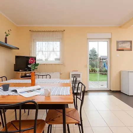 Holiday House Neptun By Renters * וולין
