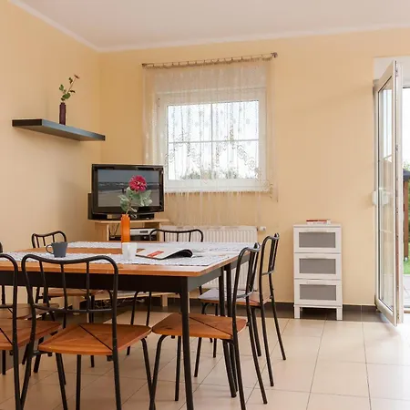 Holiday House Neptun By Renters בית נופש