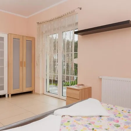 Holiday House Neptun By Renters בית נופש וולין
